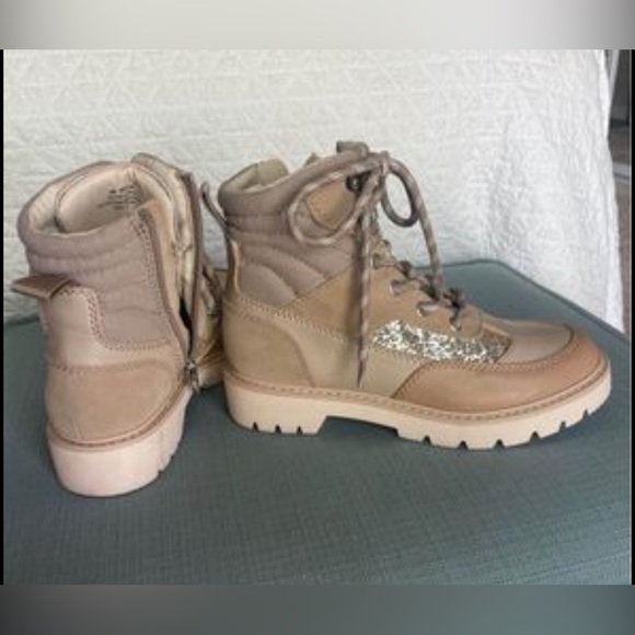 Cute Sparkling Tan Boots - Picture 2 of 4